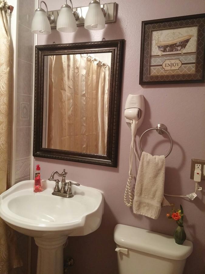 טוק A Hyde Away Inn B&B מראה חיצוני תמונה