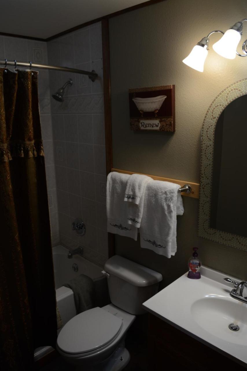 טוק A Hyde Away Inn B&B מראה חיצוני תמונה