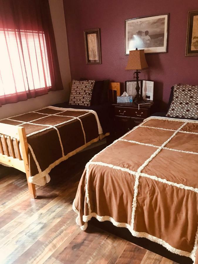 טוק A Hyde Away Inn B&B מראה חיצוני תמונה